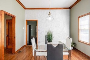 Dining - Downtown Bungalow | Fully Updated | Best KC Views (Kansas City)