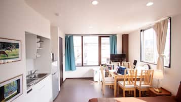 Blackout drapes, iron/ironing board, free WiFi, bed sheets