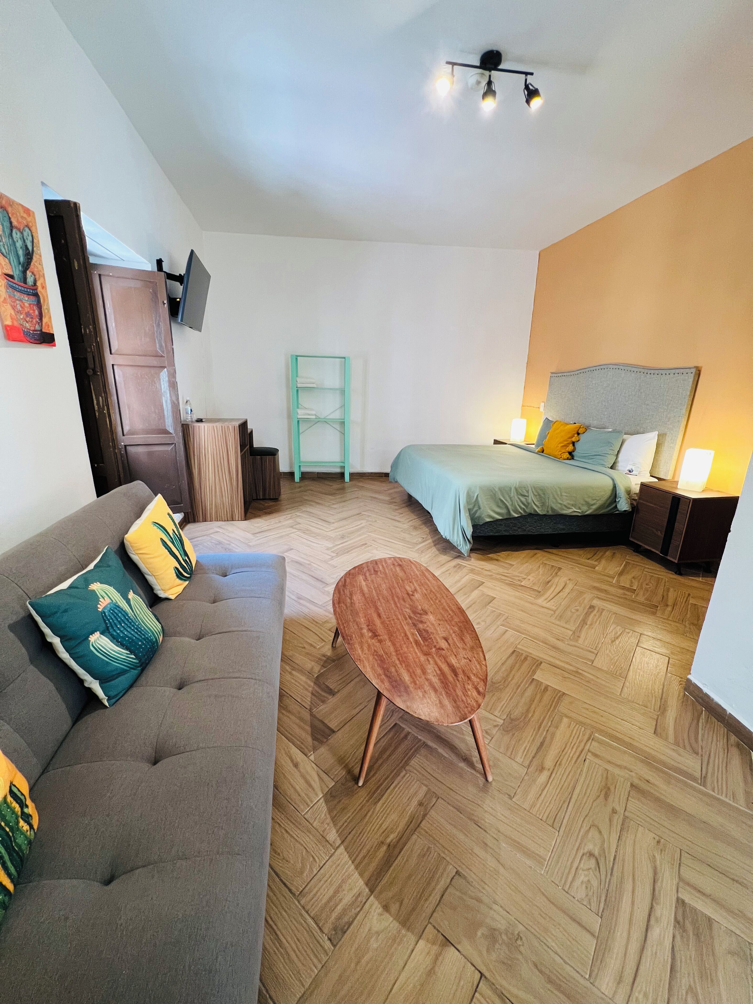 Premium Room | Iron/ironing board, free WiFi