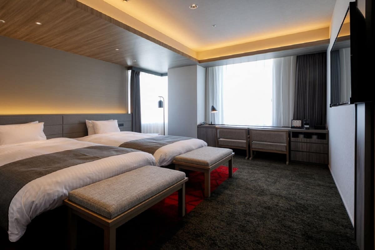 Down duvets, desk, free WiFi, bed sheets