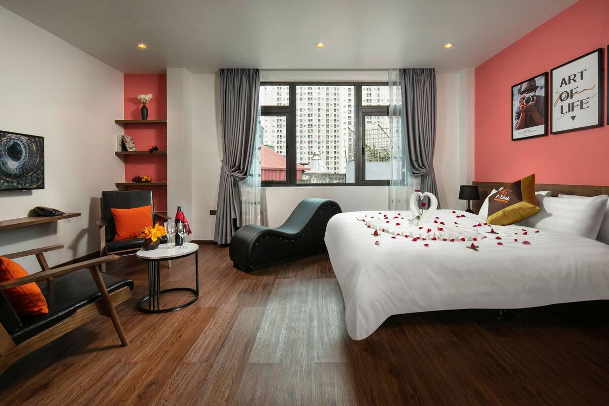 Ropa de cama hipoalergénica y minibar 