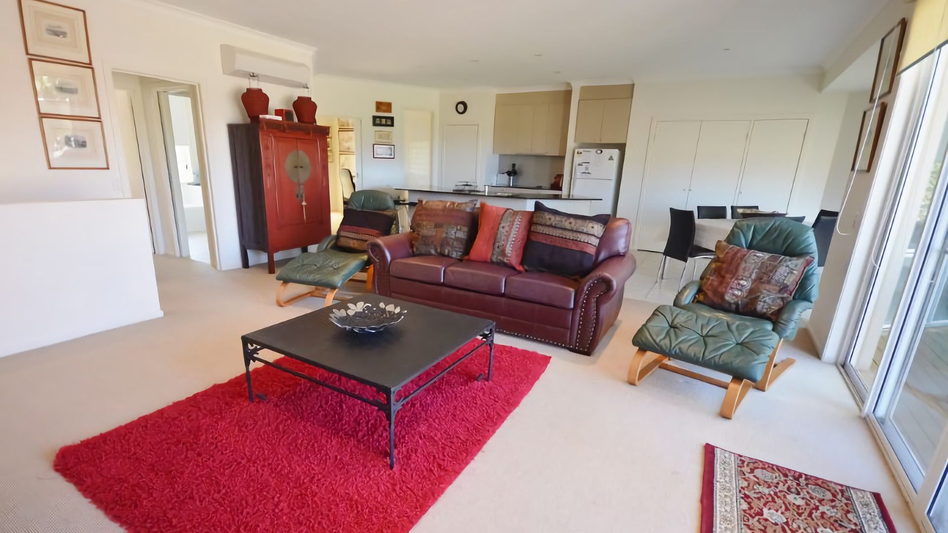 Smart TV, DVD player, stereo, offices