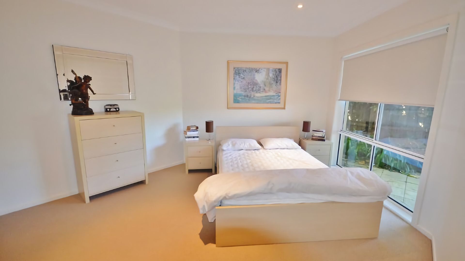 3 bedrooms, desk, iron/ironing board