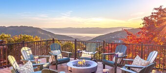 5BR w/epic views, 2 decks, game rooms, EV, one-step entry, family-friendly!