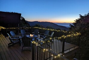 Outdoor dining - Spacious 5BR w/ epic views, 2 decks, game room, one-step entry, family-friendly! (Massanutten)