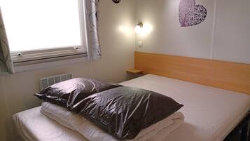 2 bedrooms, iron/ironing board