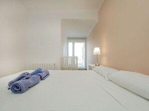 2 Schlafzimmer, Bügeleisen/Bügelbrett, kostenloses Internet