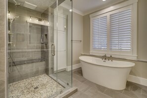 Hair dryer, towels - Sunset Rentals | Epic Beach House | Dog Friendly (Hilton Head Island)