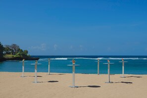 Beach nearby, white sand, free beach shuttle, sun-loungers