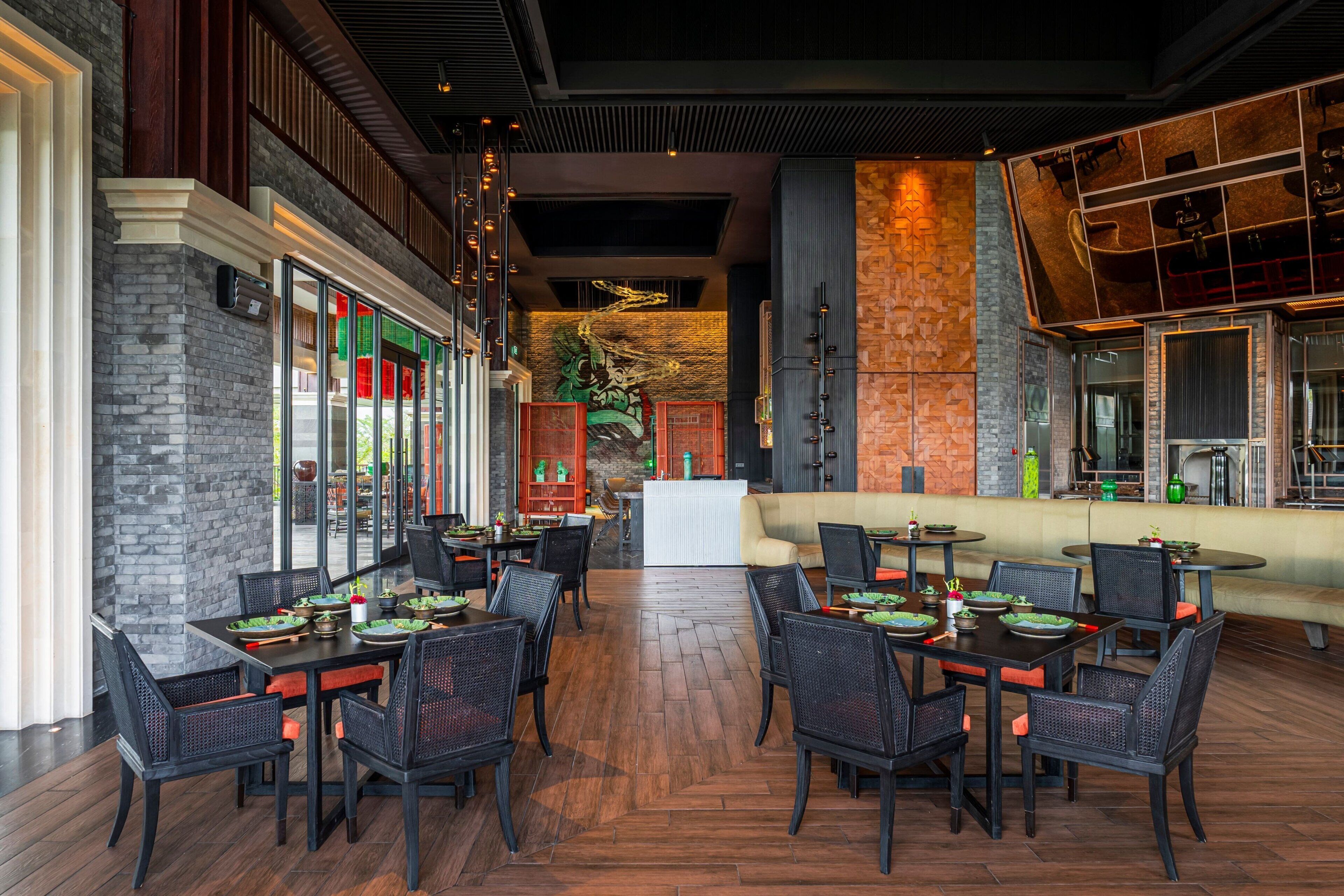 4 restaurants; ze serveren er ontbijt, lunch, diner en brunch 