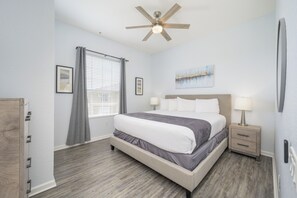 3 slaapkamers, een strijkplank/strijkijzer, gratis wifi, beddengoed