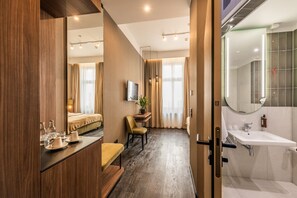 Televisor de pantalla plana de 43 polzades amb canals digitals