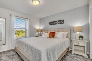 7 habitaciones, tabla de planchar con plancha, wifi y ropa de cama 