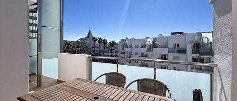 屋外ダイニングエリア