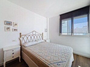 2 多间卧室、收费 WiFi