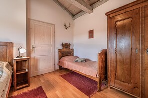 2 habitaciones, wifi gratis y ropa de cama 
