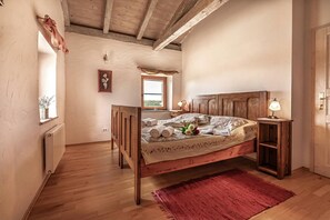 Family Villa, Multiple Bedrooms, Mountainside (Pool Villa Lavanda) | 2 bedrooms, free WiFi, bed sheets - Pool Villa Lavanda (Koper)