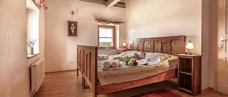 Family Villa, Multiple Bedrooms, Mountainside (Pool Villa Lavanda)