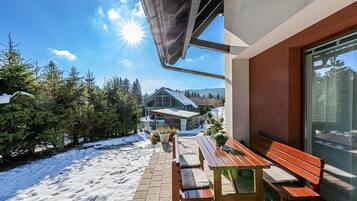 Khu ẩm thực ngoài trời