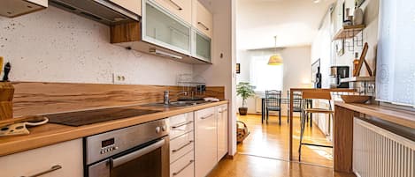 Family Chalet, 3 Bedrooms, Mountainside (Sunny Weekend Sauna House) | Private kitchen | Fridge, oven, stovetop, coffee/tea maker