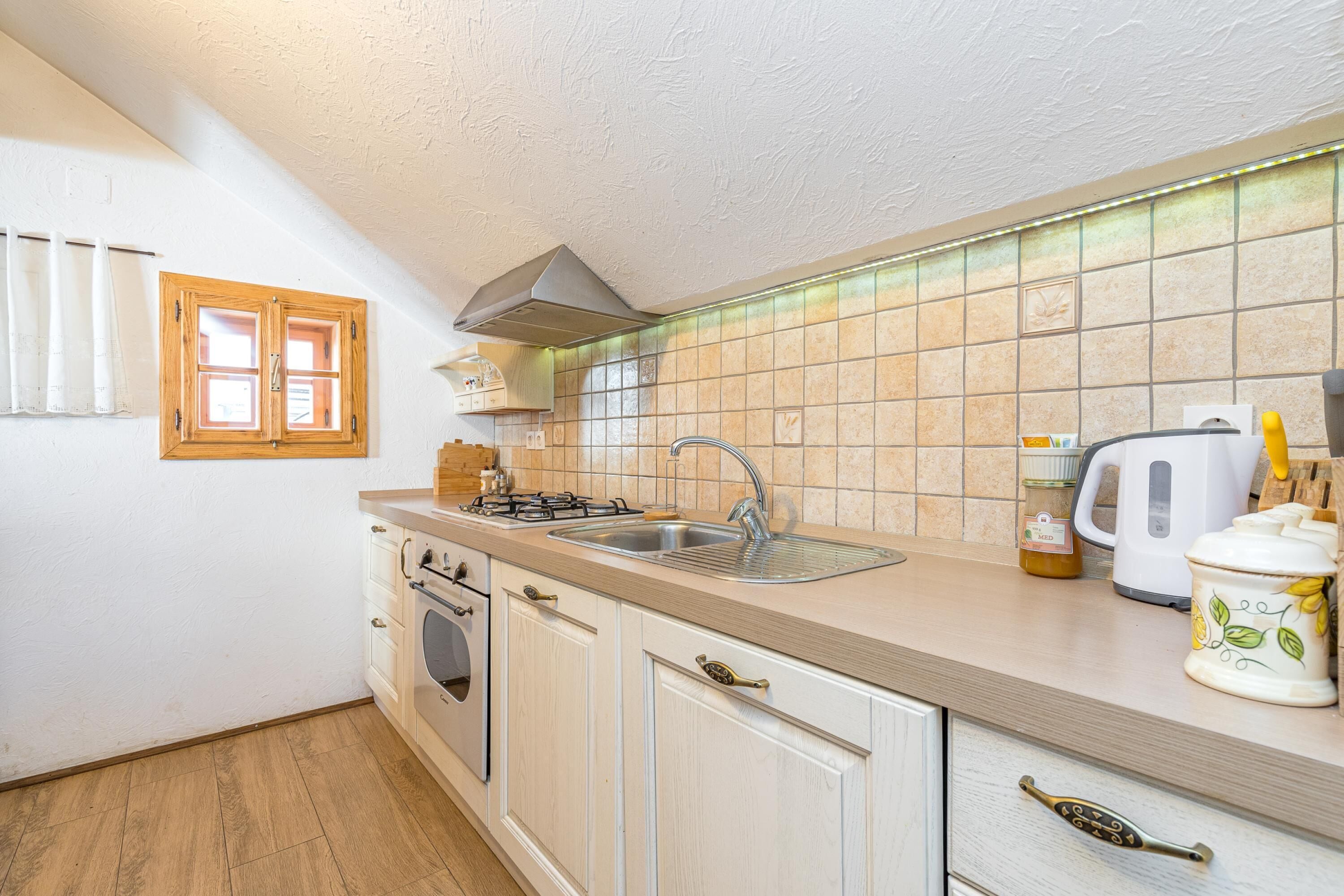 Family Chalet, Multiple Bedrooms, Mountainside (Homestead Bahor With Whirlpool) | Private kitchen | Fridge, oven, stovetop, dishwasher