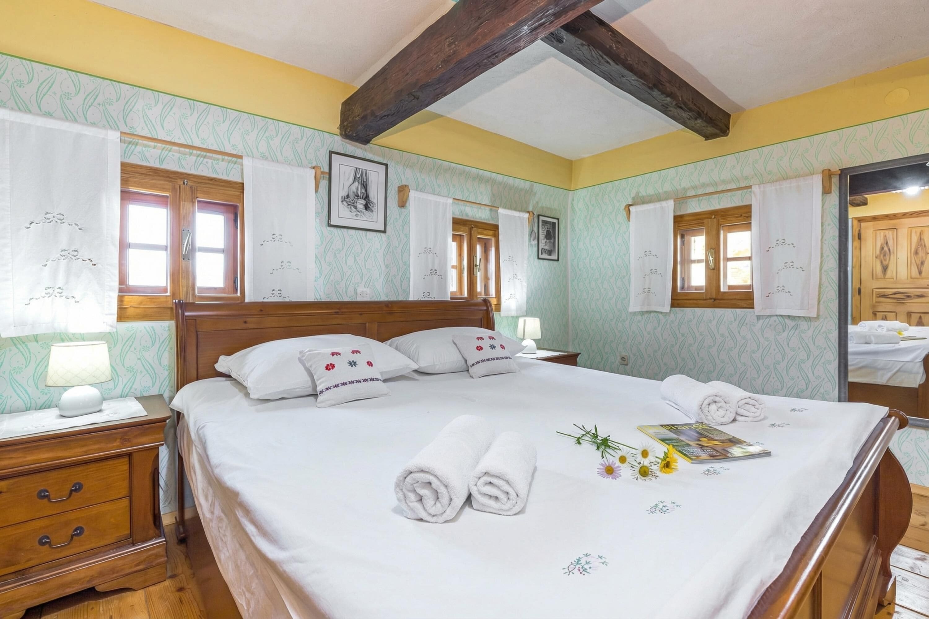 Family Chalet, Multiple Bedrooms, Mountainside (Homestead Bahor With Whirlpool) | 3 bedrooms, free WiFi, bed sheets