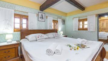 Family Chalet, Multiple Bedrooms, Mountainside (Homestead Bahor With Whirlpool) | 3 bedrooms, free WiFi, bed sheets