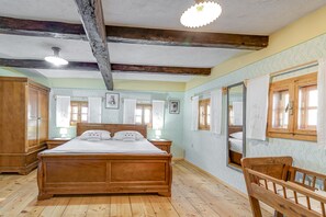 3 bedrooms, free WiFi, bed sheets - Homestead Bahor With Whirlpool (Crnomelj)