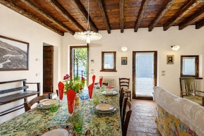 Family Villa, 3 Bedrooms, Balcony, Mountainside (Villa Formaga | Stunning View&Garden) | Dining