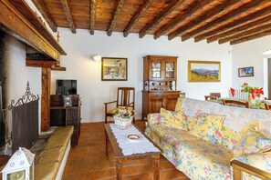 Family Villa, 3 Bedrooms, Balcony, Mountainside (Villa Formaga | Stunning View&Garden) | Living area | Flat-screen TV