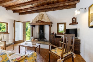 Family Villa, 3 Bedrooms, Balcony, Mountainside (Villa Formaga | Stunning View&Garden) | Living area | Flat-screen TV