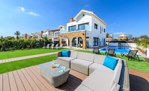 Villa | Terrace/patio - Serenity Seafront Villa (Sotira)