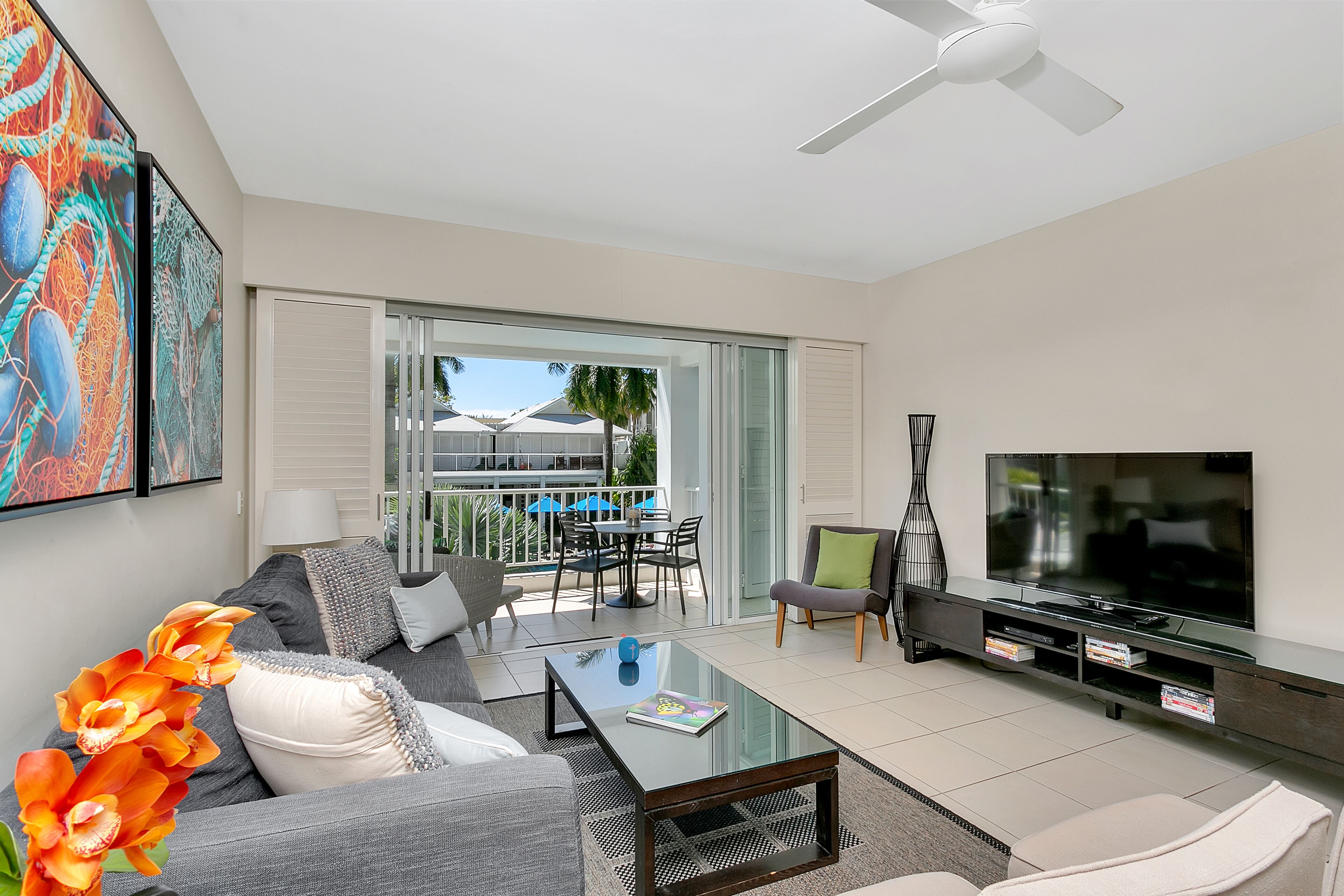 Luxurious 2.5 Bed APT with Fab Beach Club Resort Views — image 12