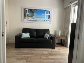 Smart-TV, DVD-Player, Stereoanlage