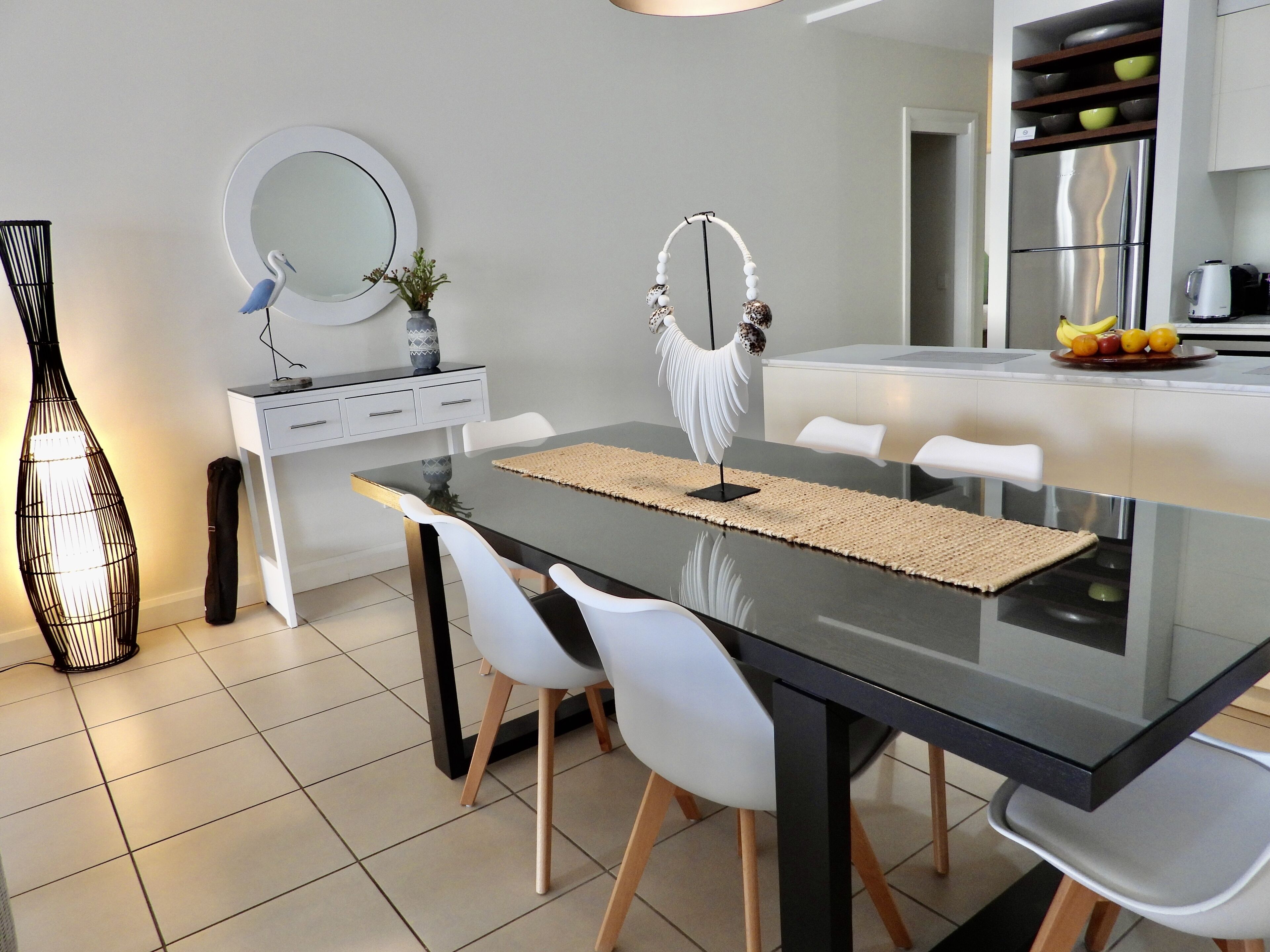 Luxurious 2.5 Bed APT with Fab Beach Club Resort Views — image 11