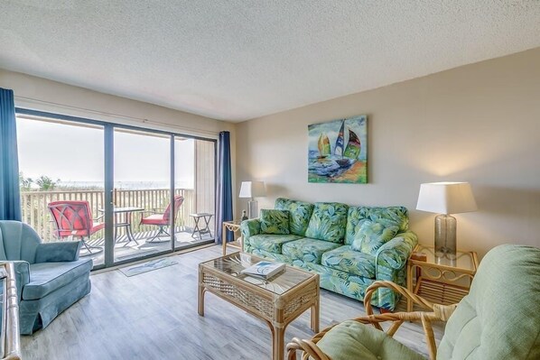 TV, DVD player - Tropical 1st Floor Walk Up, Free Wifi, Outdoor Pool | Coastal Dunes - B1 (North Myrtle Beach)