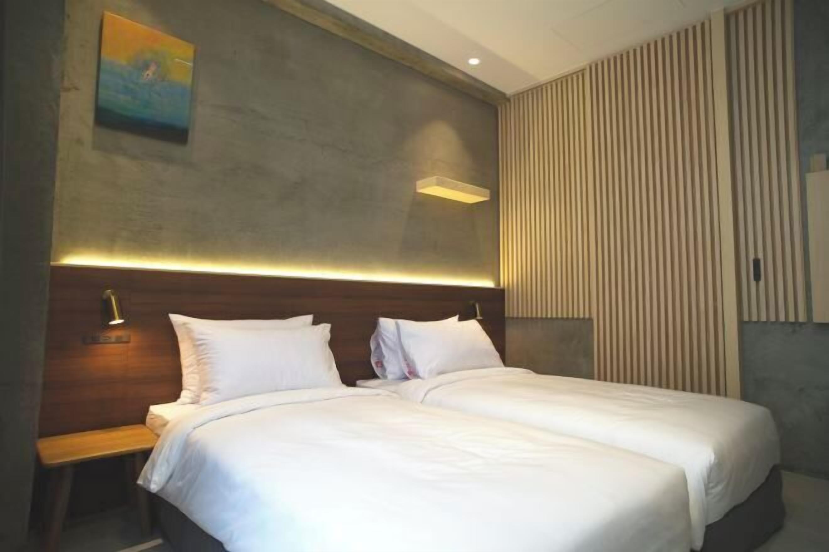 Premium bedding, down comforters, free WiFi, bed sheets