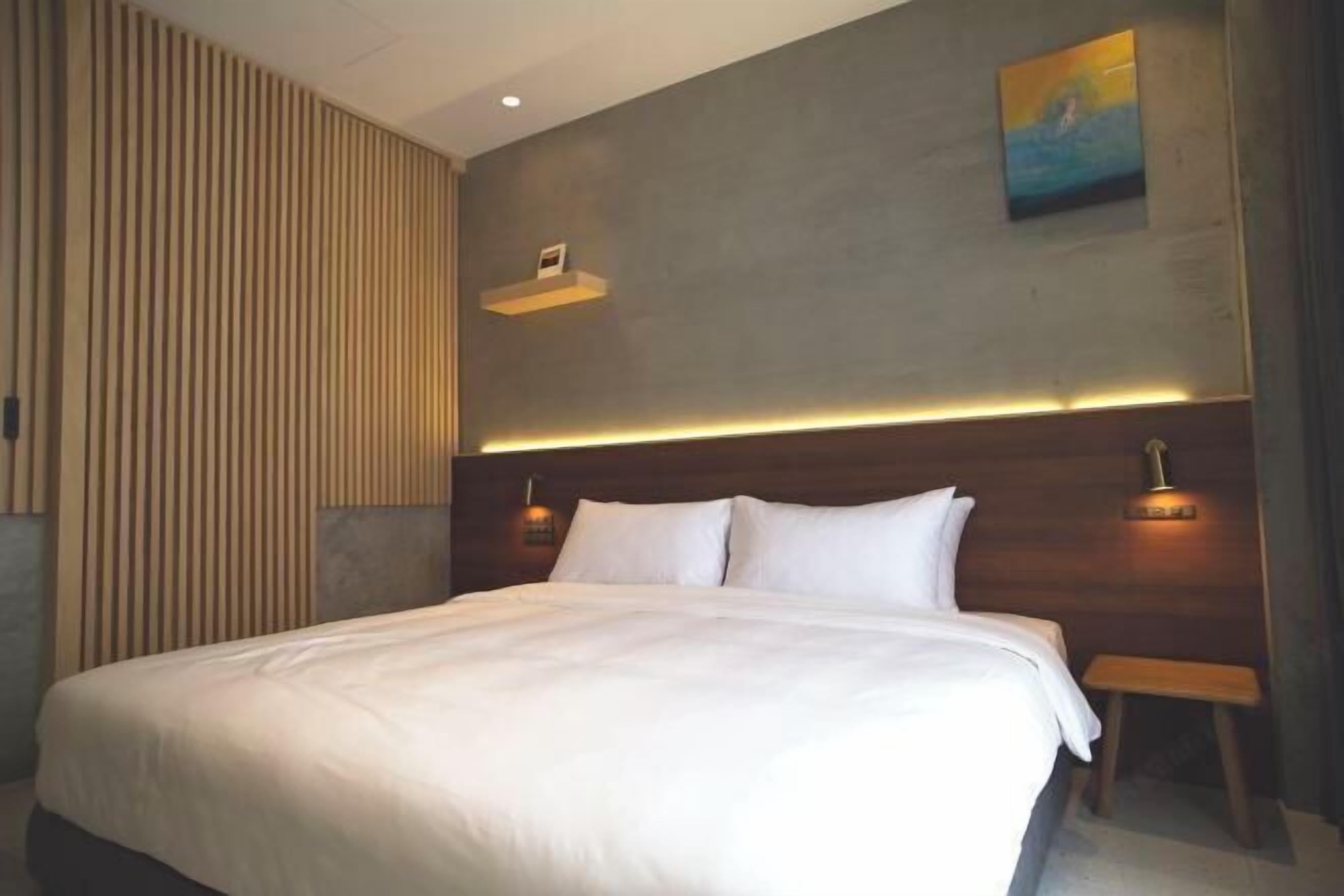 Premium bedding, down comforters, free WiFi, bed sheets