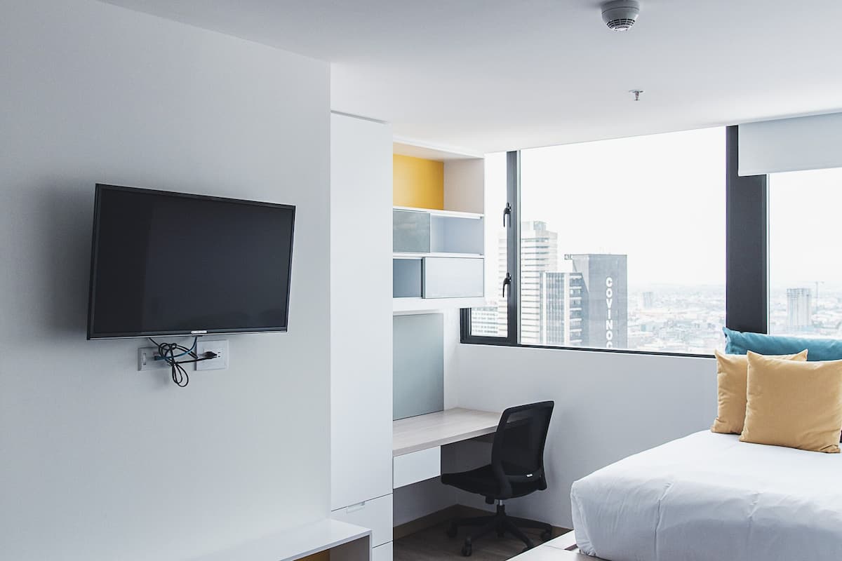 Premium-Doppelzimmer, Stadtblick | Individuell dekoriert, kostenloses WLAN, Bettwäsche