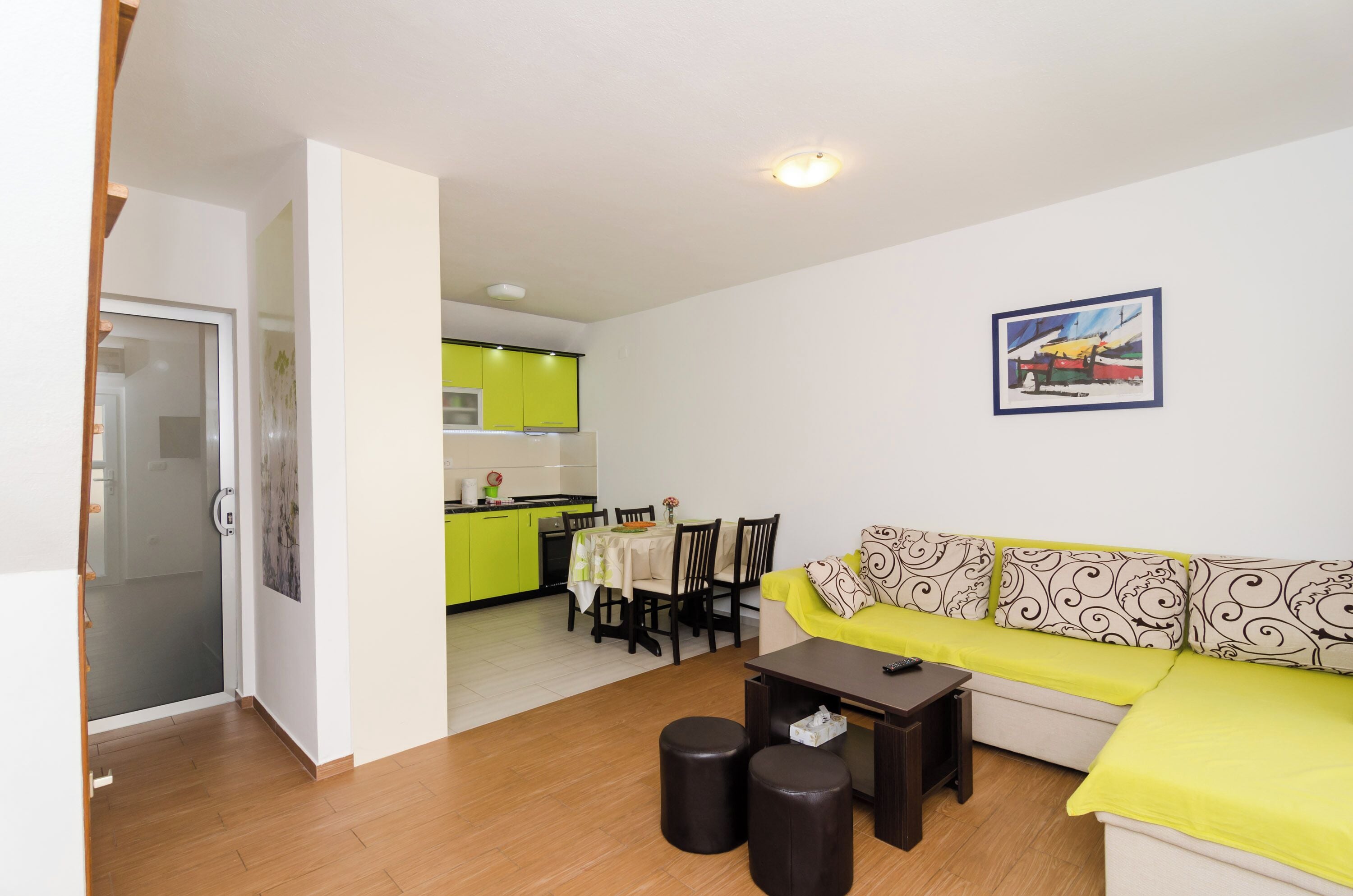 منزل (Duplex One Bedroom Apt, Terrace,Side ) | المنشأة من الداخل