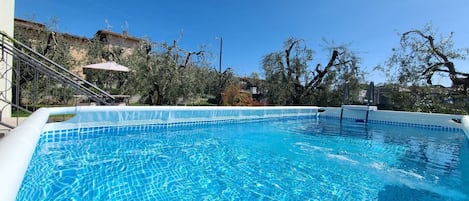 Piscina all'aperto