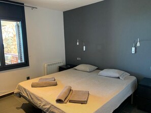 6 dormitorios, tabla de planchar con plancha, wifi y ropa de cama