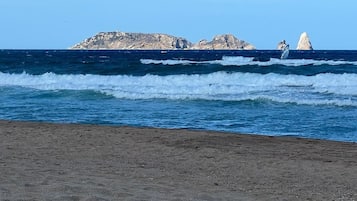 Plage à proximité, chaises longues