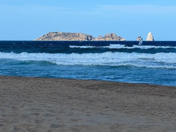 Plage à proximité, chaise longue