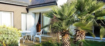 Tranquil Villa with Garden, Near Beach & Shops in Central Perros-Guirec