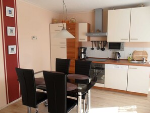 Réfrigérateur, micro-ondes, four, lave-vaisselle