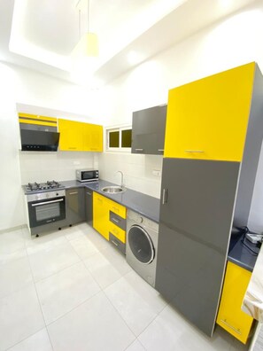 Luxury Apartment | Private kitchen | Fridge, microwave, oven, stovetop - Les Maristes (Dakar)