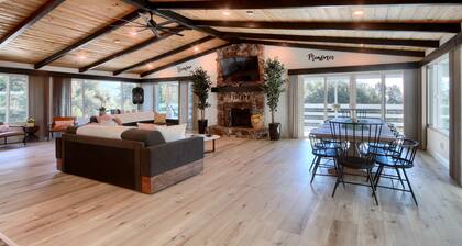 Doe Cabin Hot Tub/Playground/Game Room and more!