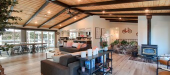 Doe Cabin Hot Tub/Playground/Game Room and more!