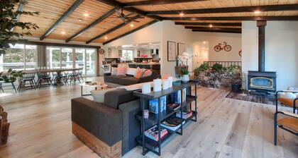 Doe Cabin Hot Tub/Playground/Game Room and more!